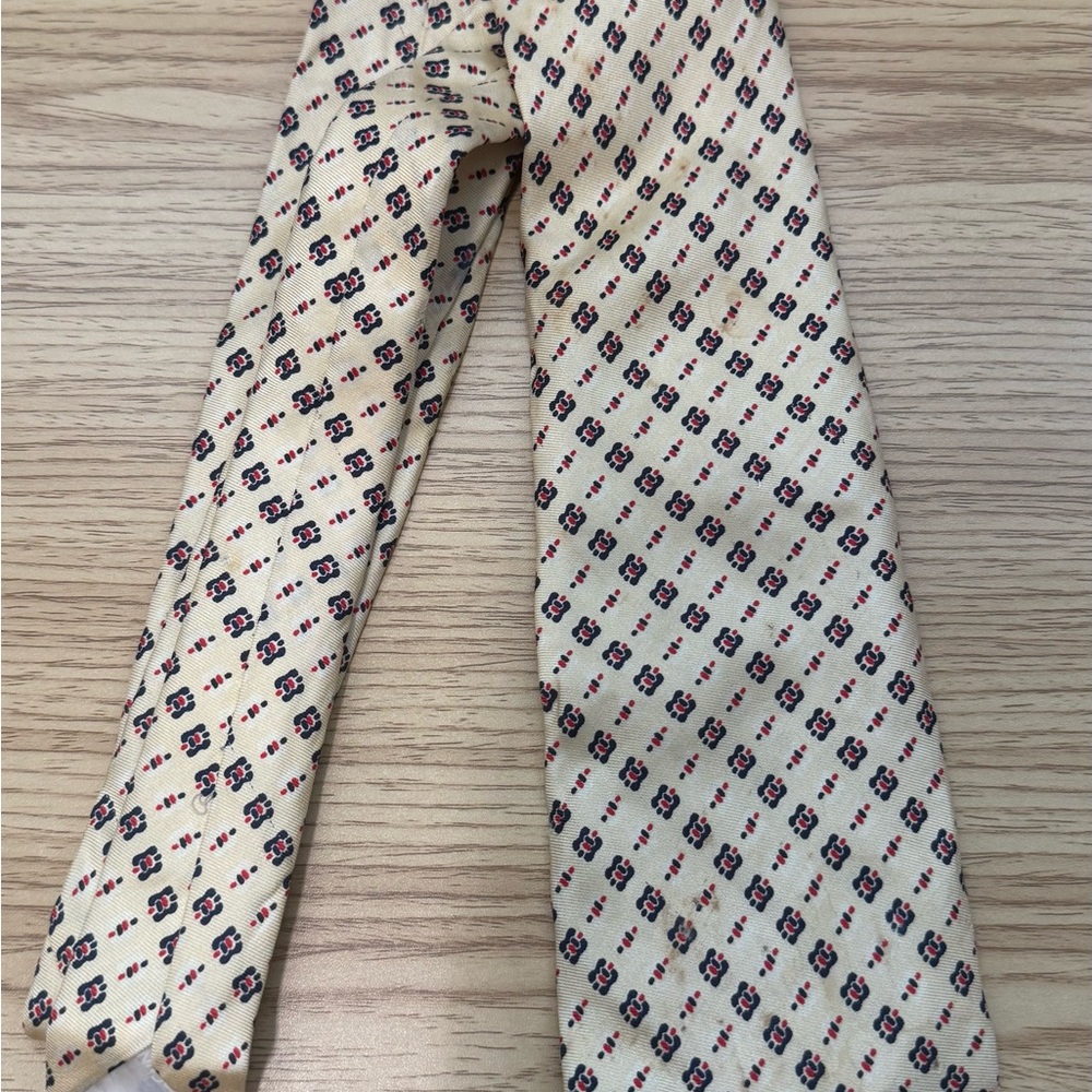 Yves Saint Laurent Cream and Red Patterned Tie